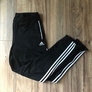 Adidas sweats ON HOLD